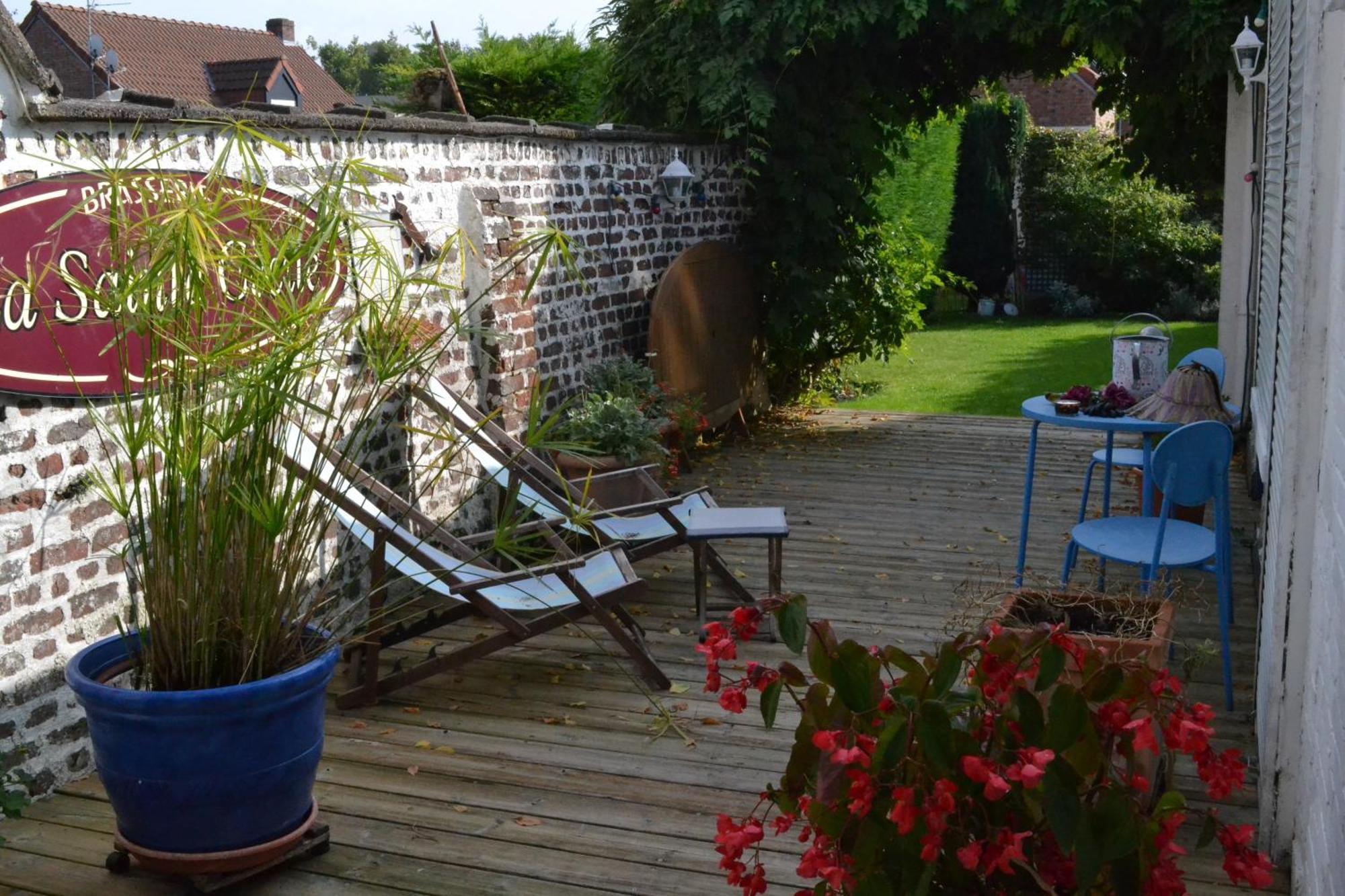 Chez Jeanne Et Vittorio Bed and Breakfast Lambersart Exteriör bild